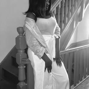 Meet your Posher, Stella